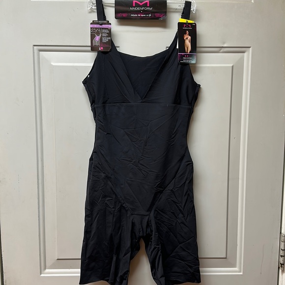 Maidenform Other - 🎉HP🎉 Maidenform shapewear, size medium NWT!!!